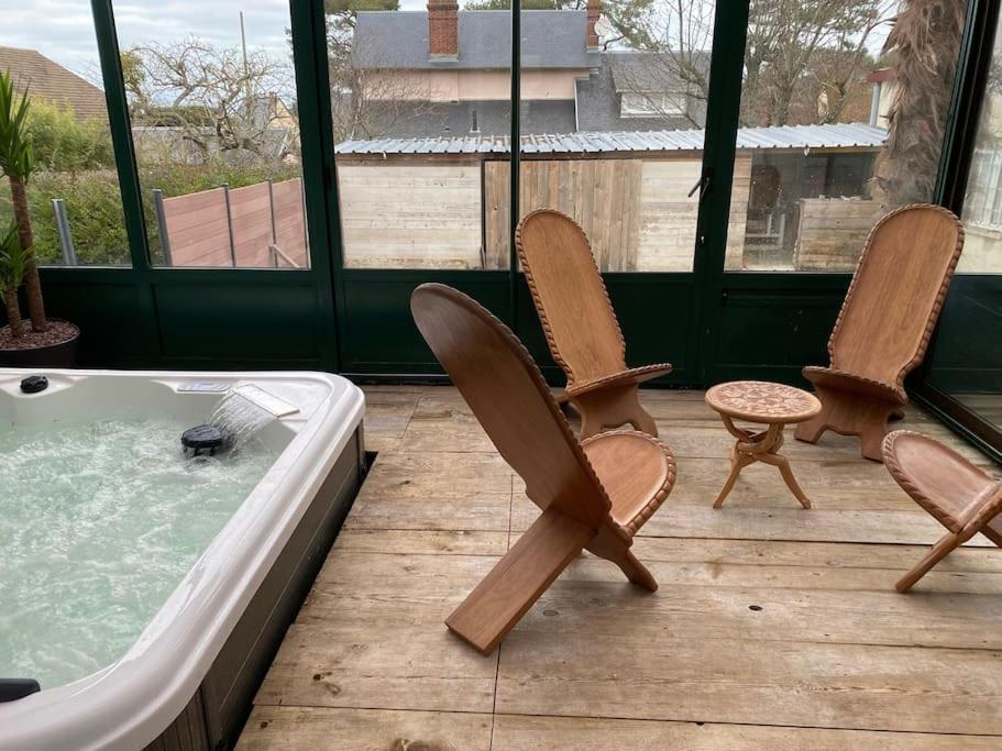 Maison Confortable Pour 10 Personnes Avec Jacuzzi Houlgate Zewnętrze zdjęcie